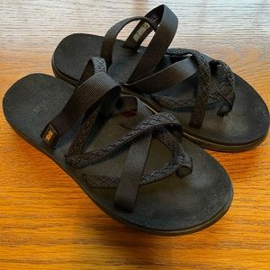 Teva Olowahu sandals, size 8